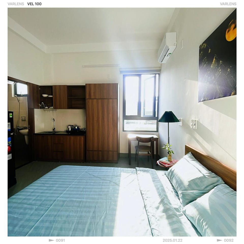 Bed, Kitchen or kitchenette, Photo of the whole room, Bedroom, wardrobe, air conditioner