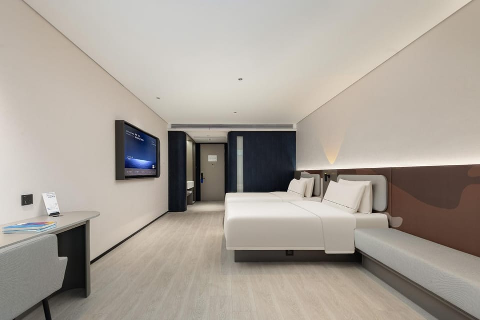 Atour Hotel Wuxi Meili Ancient Town Jinglong Plaza Hotel in Suzhou