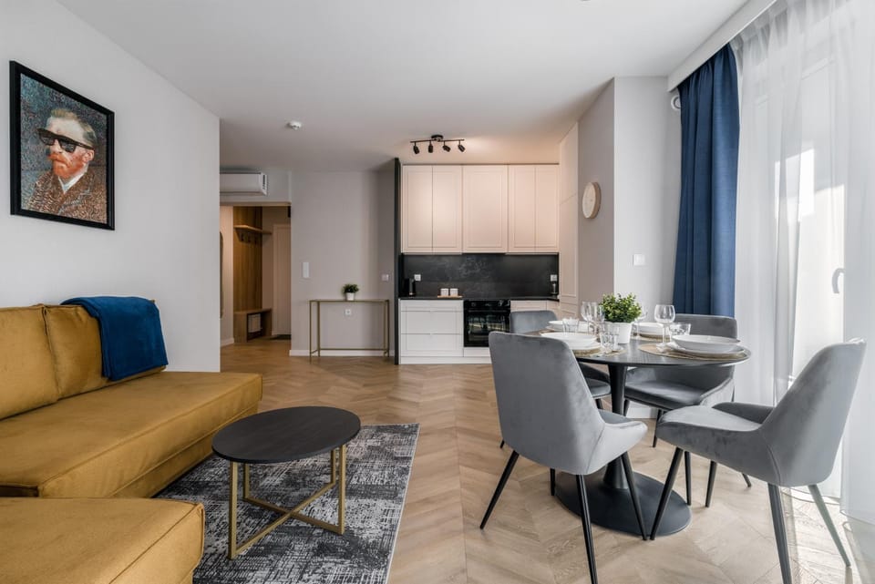 Kitchen or kitchenette, Seating area