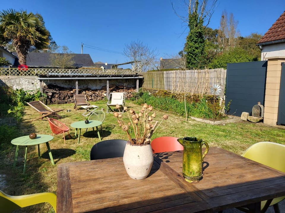 Property building, Garden, Balcony/Terrace