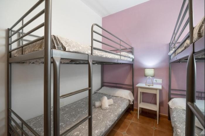 Bedroom, bunk bed