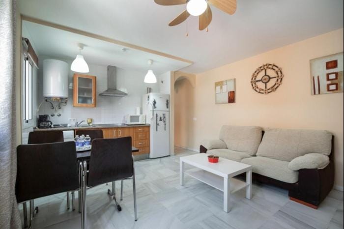 Kitchen or kitchenette, Living room, Dining area