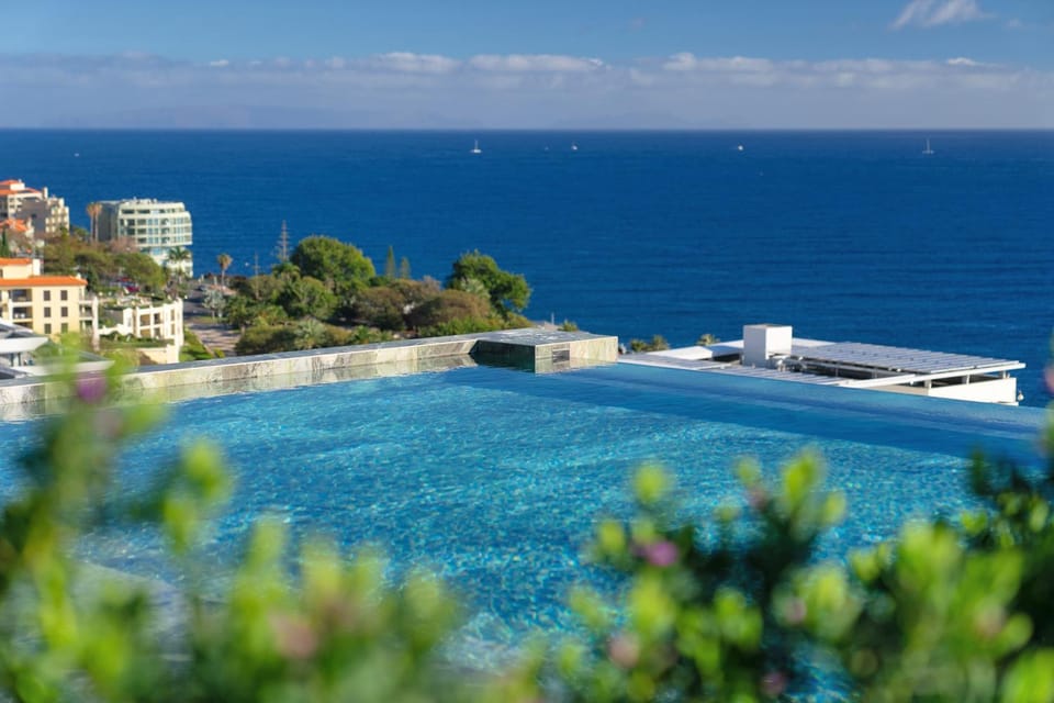 Property building, Day, Natural landscape, City view, Pool view, Sea view, Swimming pool