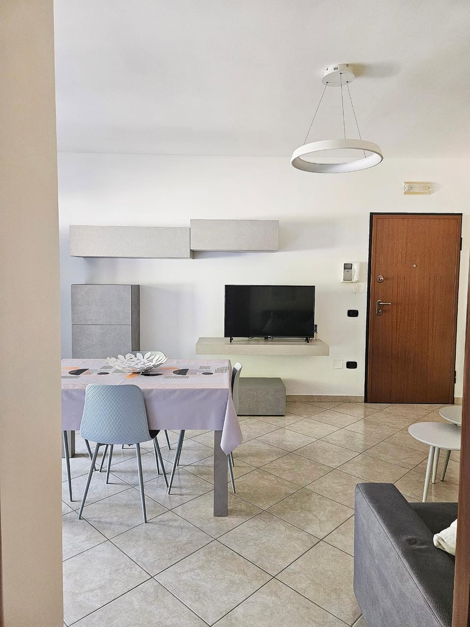 TV and multimedia, Living room, Dining area