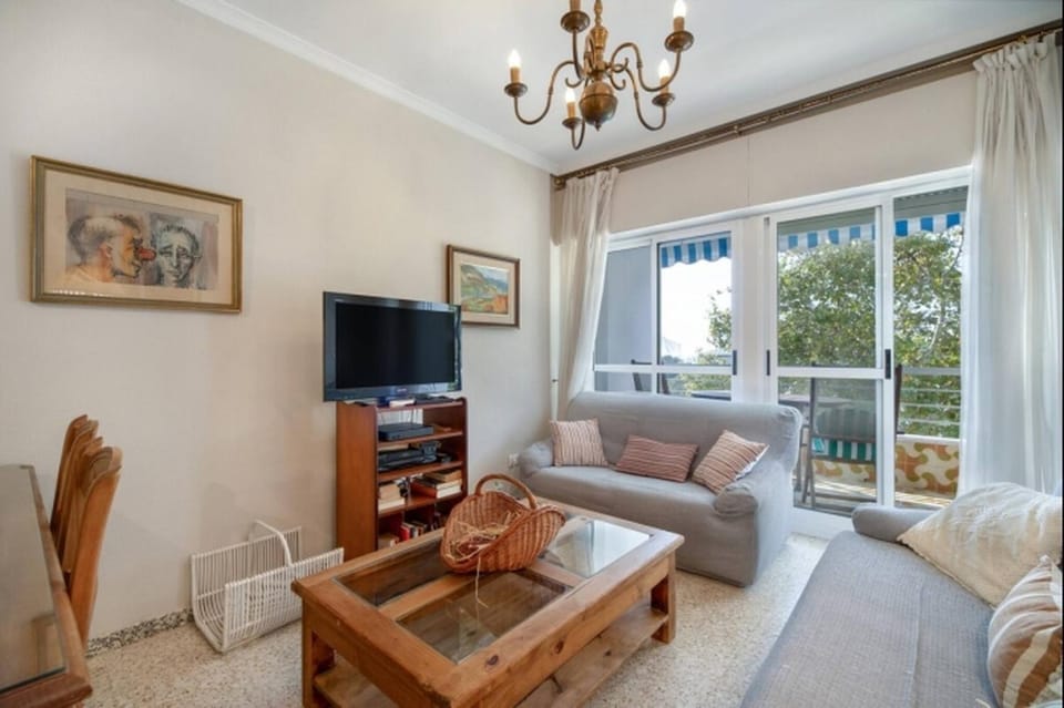 Communal lounge/ TV room, Living room
