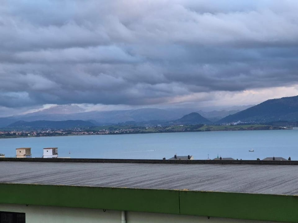 C01A07 Moderno apartamento con vistas by R2R Consulting Apartment in Santander