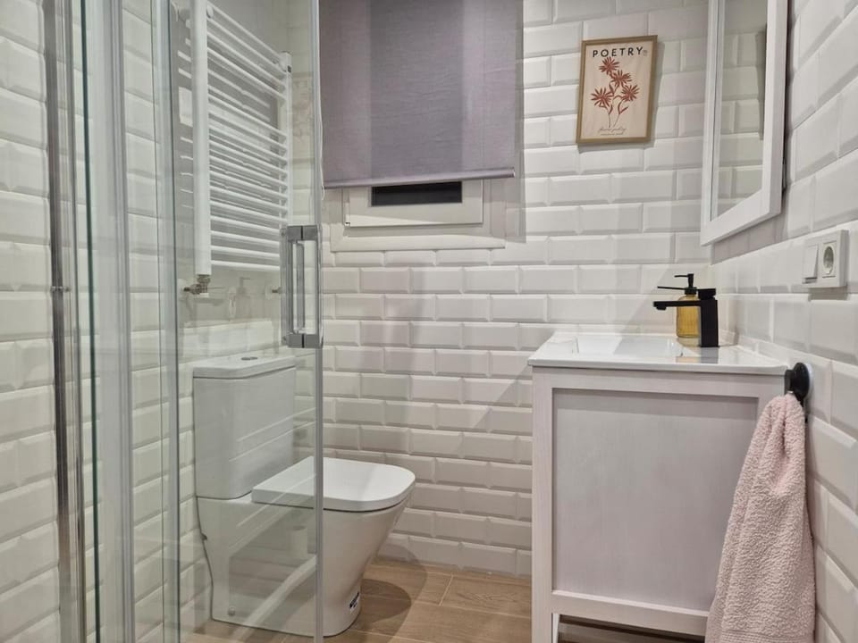 C01A07 Moderno apartamento con vistas by R2R Consulting Apartment in Santander