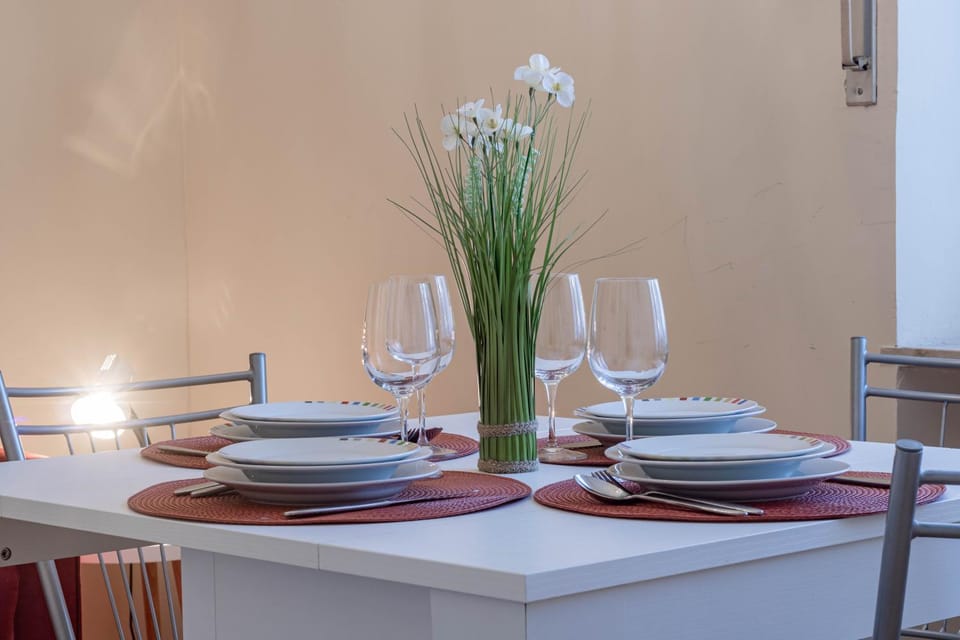 Dining area, Food