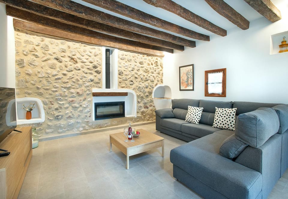 TV and multimedia, Living room, Lounge or bar