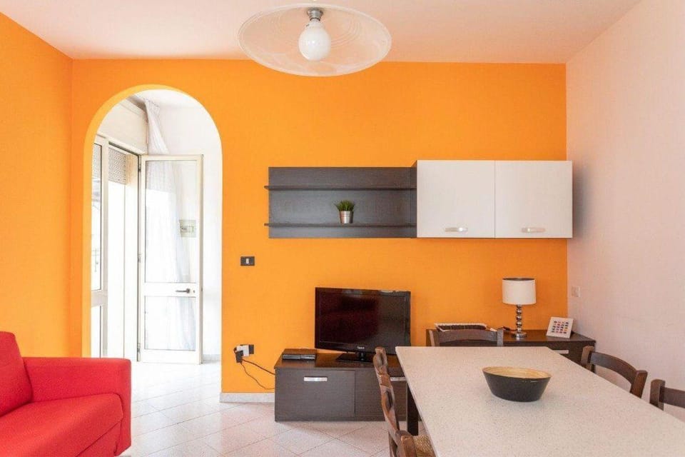 TV and multimedia, Living room, Seating area, Dining area