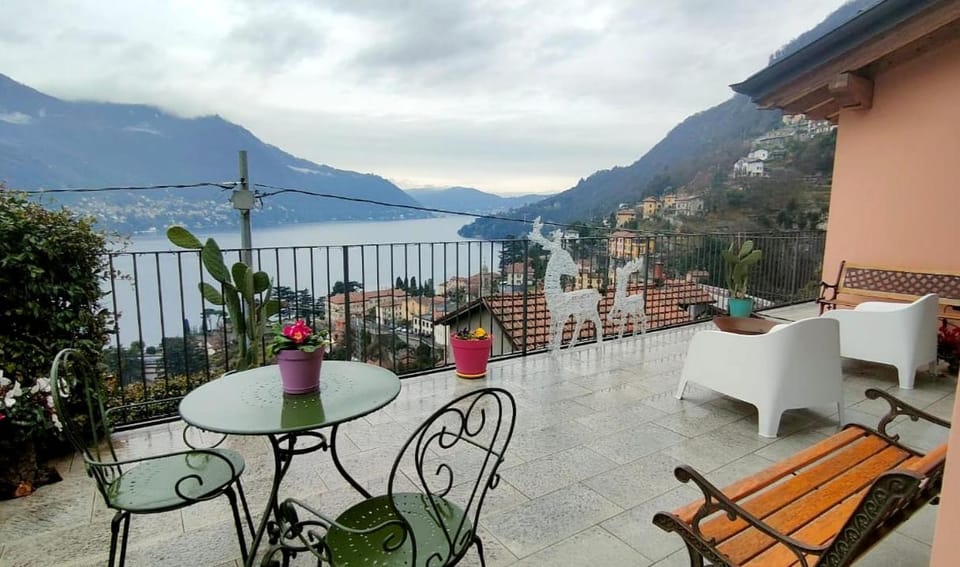 DreamHouse with Luxury lake Como view Villa in Moltrasio