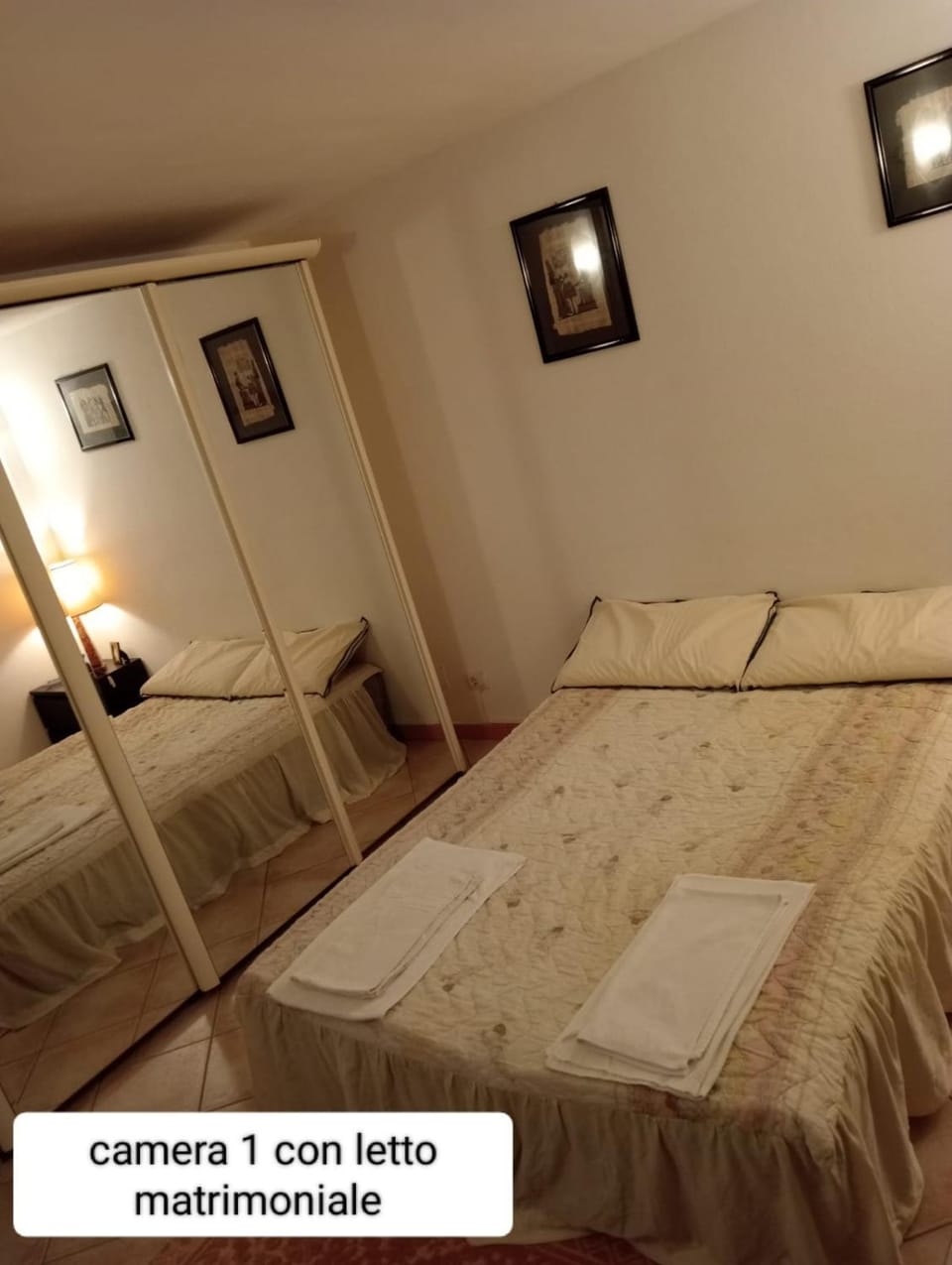 Bed, Bedroom, Guests, towels