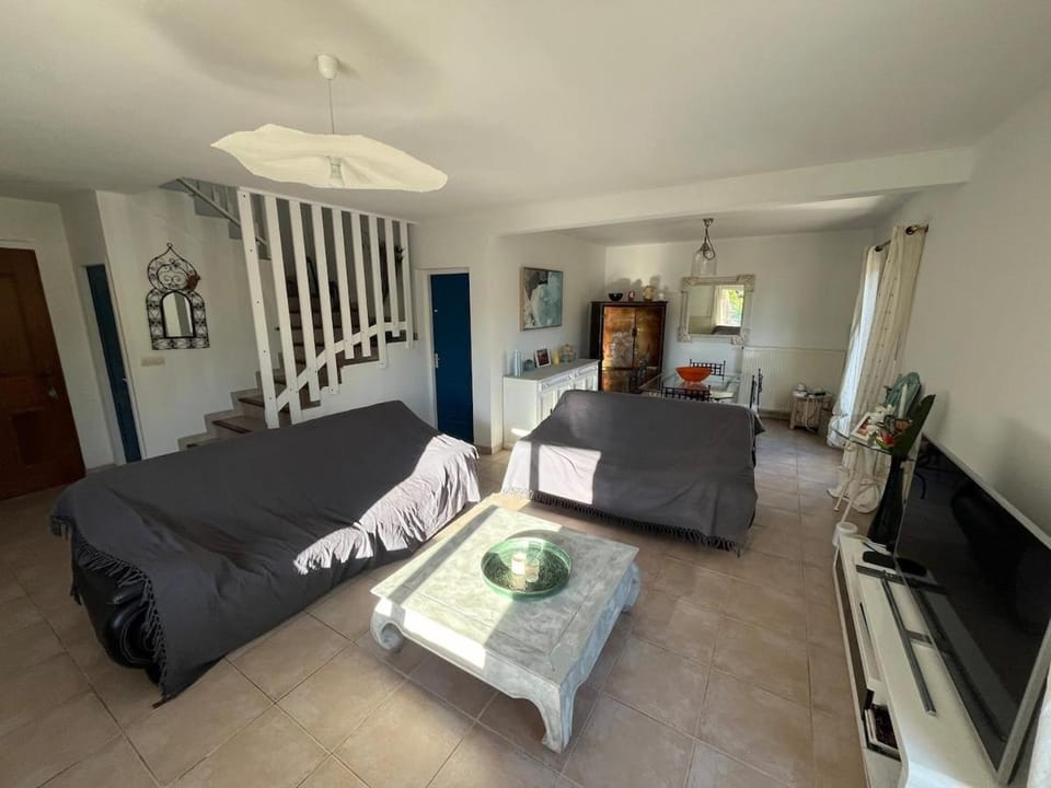 Communal lounge/ TV room, TV and multimedia, Living room