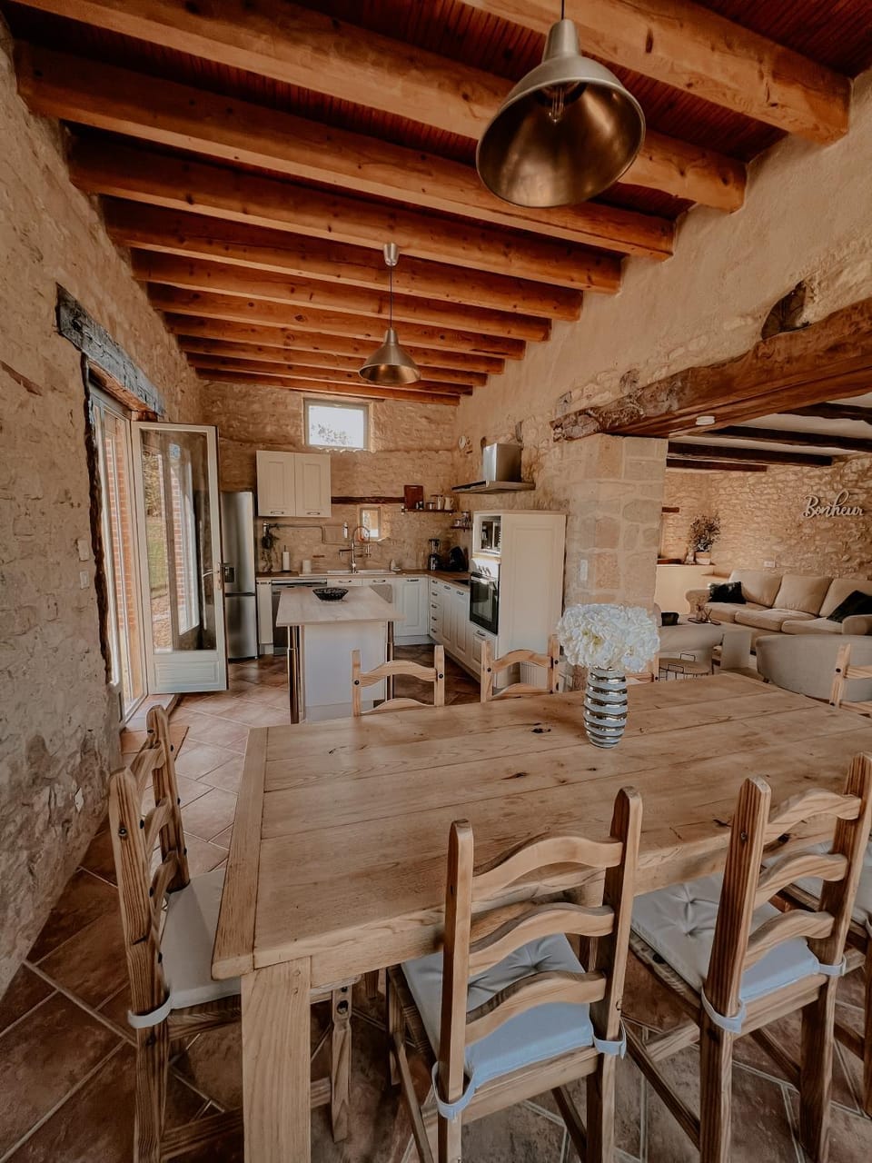 Dining area, kitchen