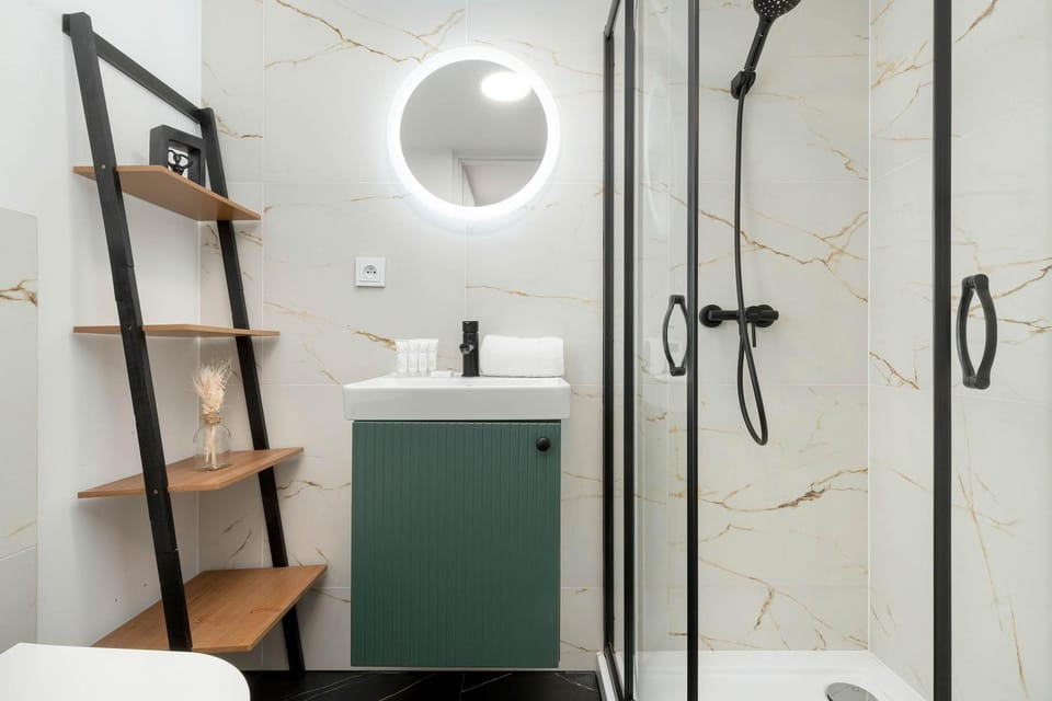 Shower, Bathroom