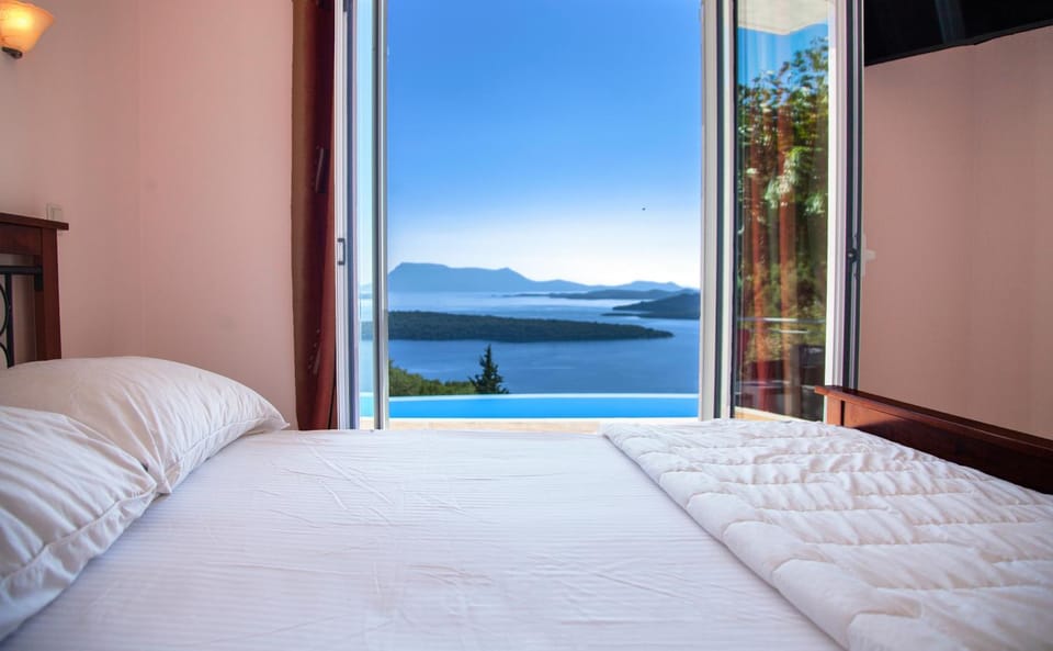 Bed, Bedroom, Mountain view, Sea view