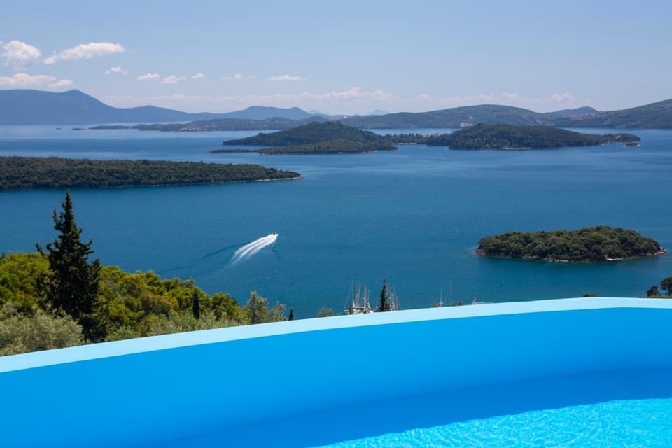 Day, Natural landscape, Sea view, Swimming pool