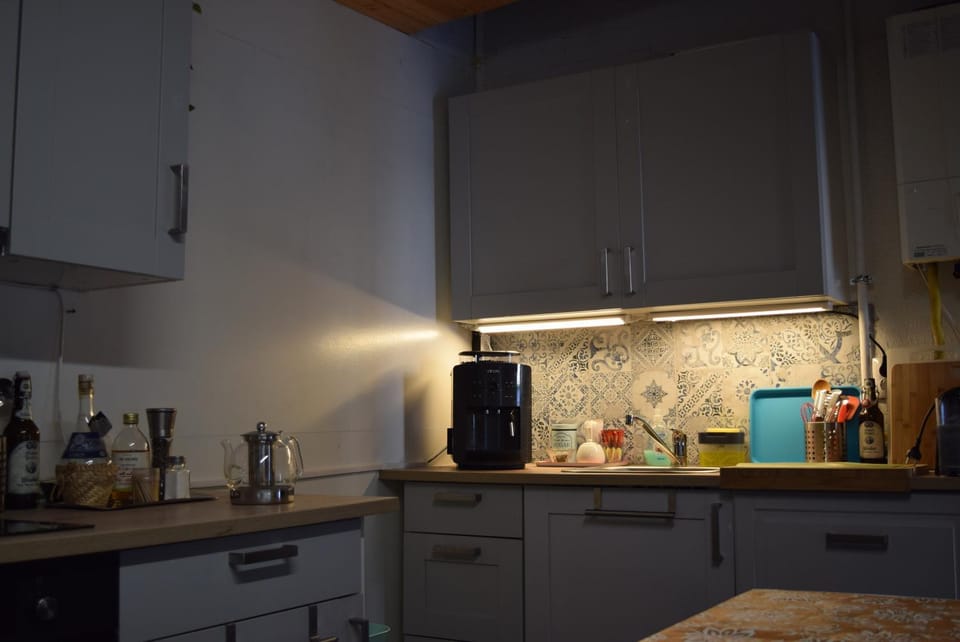 Coffee/tea facilities, Kitchen or kitchenette, minibar, stove