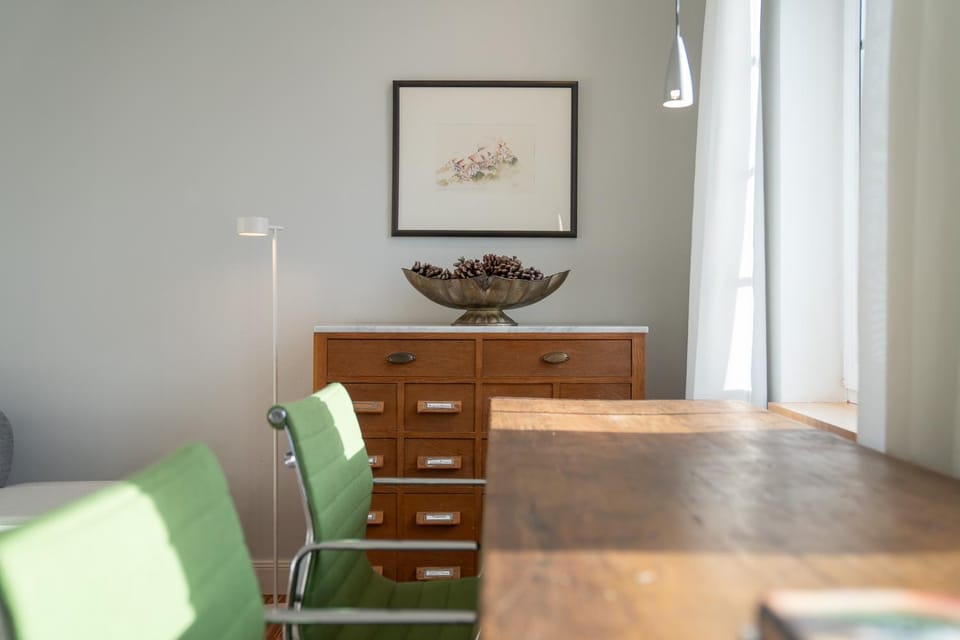 Communal lounge/ TV room, Business facilities, Decorative detail, Seating area, internet