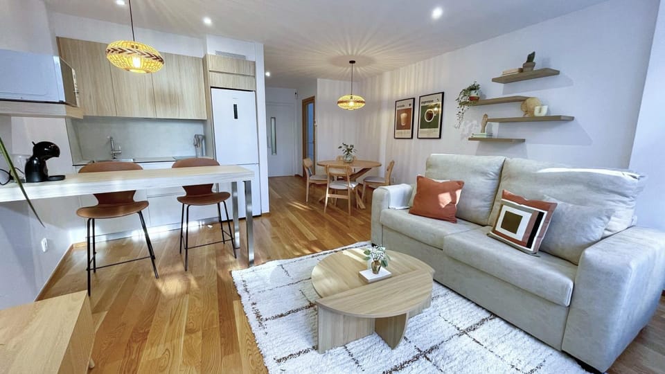 Kitchen or kitchenette, Living room, Seating area, Dining area