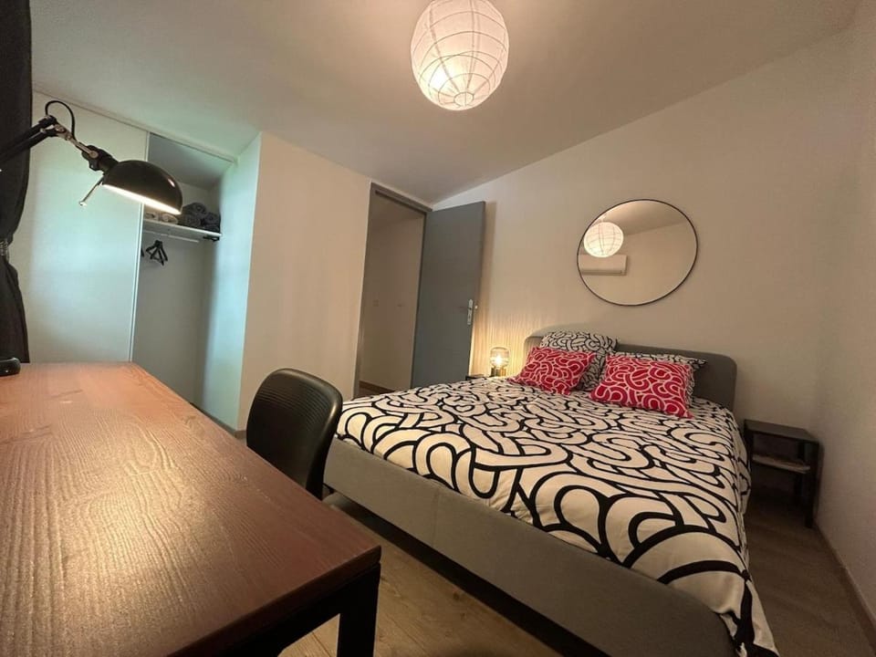 Comfortable A C, nice decor Apartment in French Riviera