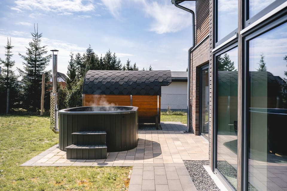 Garden, Hot Tub, Sauna