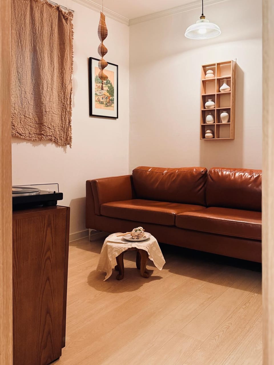 JAJA Haenggung, SuwonㅣNext to Hwaseong FortressㅣCozy Korean VibeㅣComfortable & Well-keptㅣUp to 8 guestsㅣFree ParkingㅣLoved by many guests Apartment in Gyeonggi-do