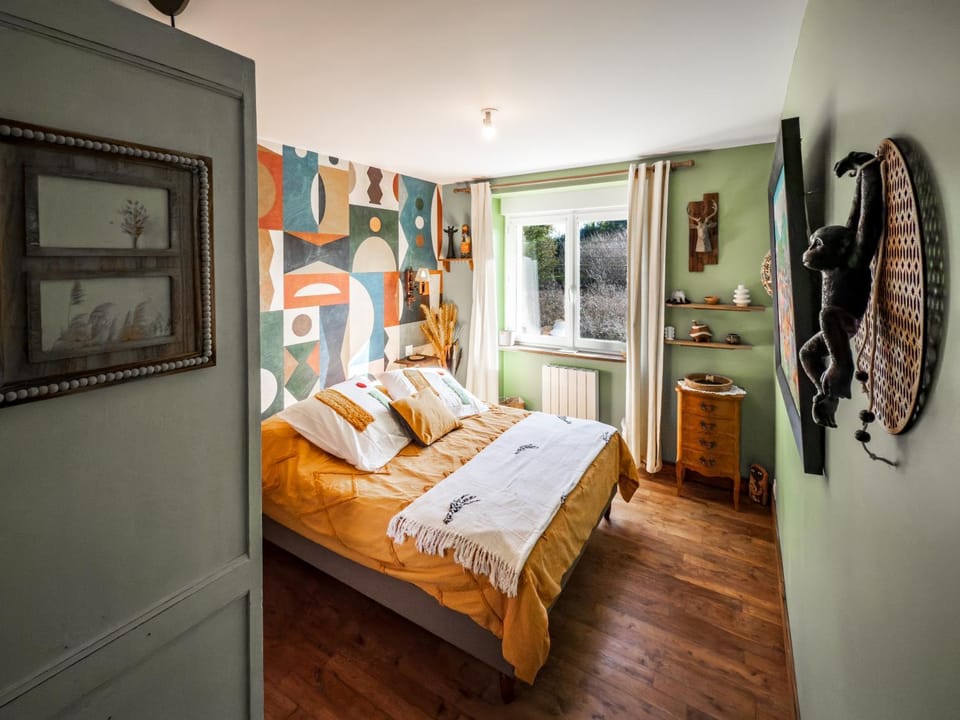 Bed, Photo of the whole room, Bedroom