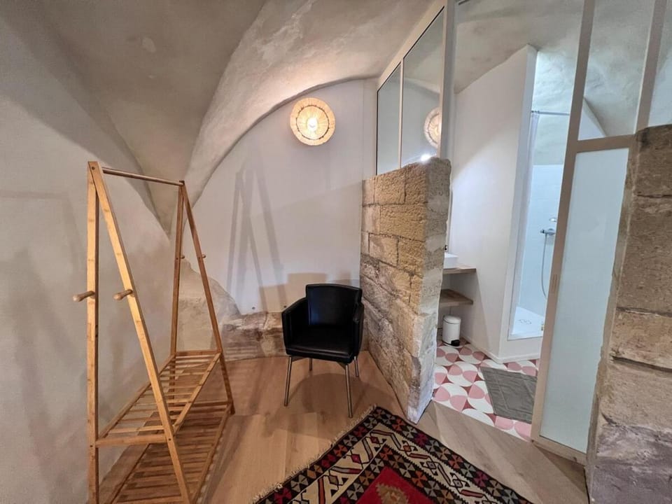 Près d'Avignon, studio de charme avec vue Apartment in Villeneuve-lès-Avignon