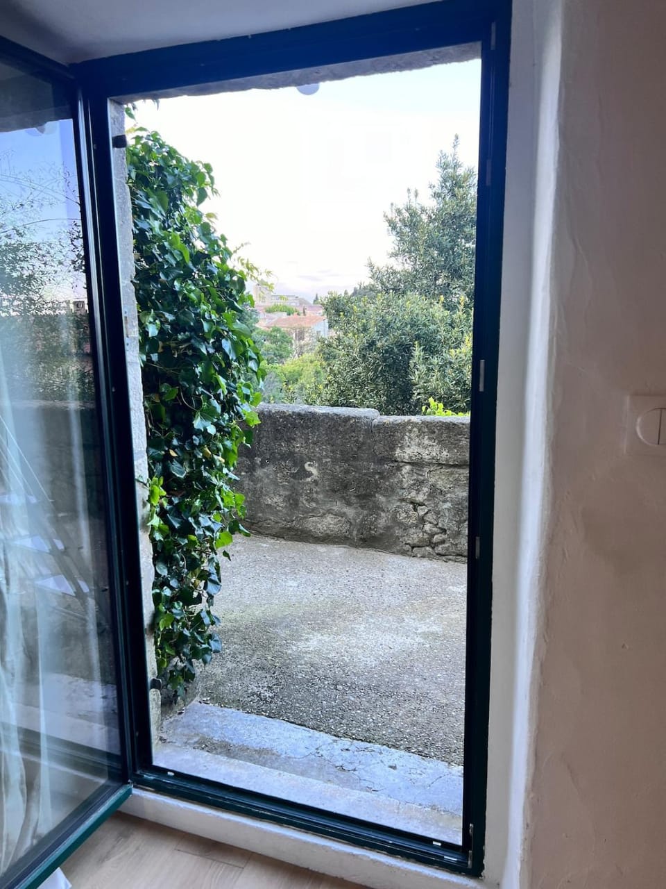 Près d'Avignon, studio de charme avec vue Apartment in Villeneuve-lès-Avignon