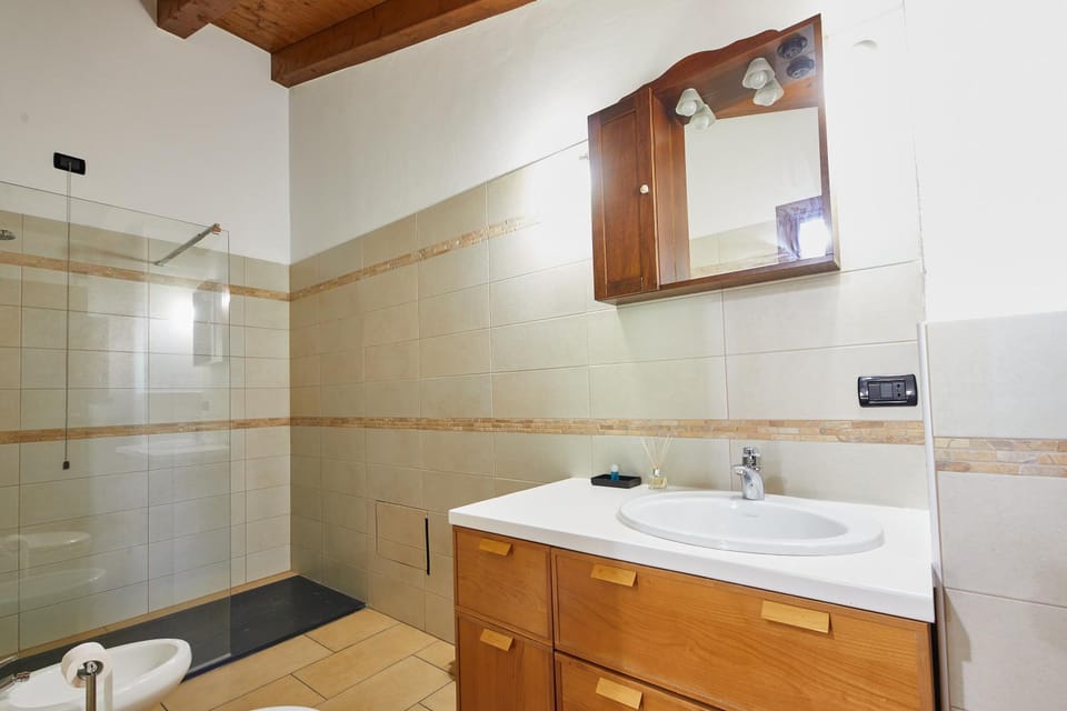 Shower, Bathroom, towels
