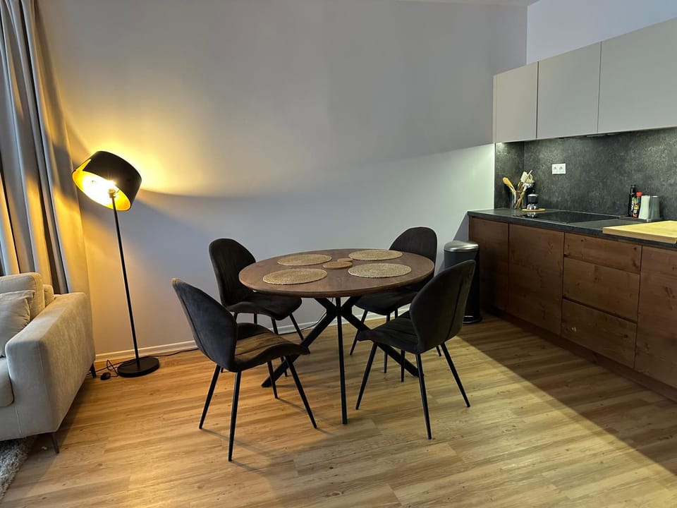 Kitchen or kitchenette, Living room