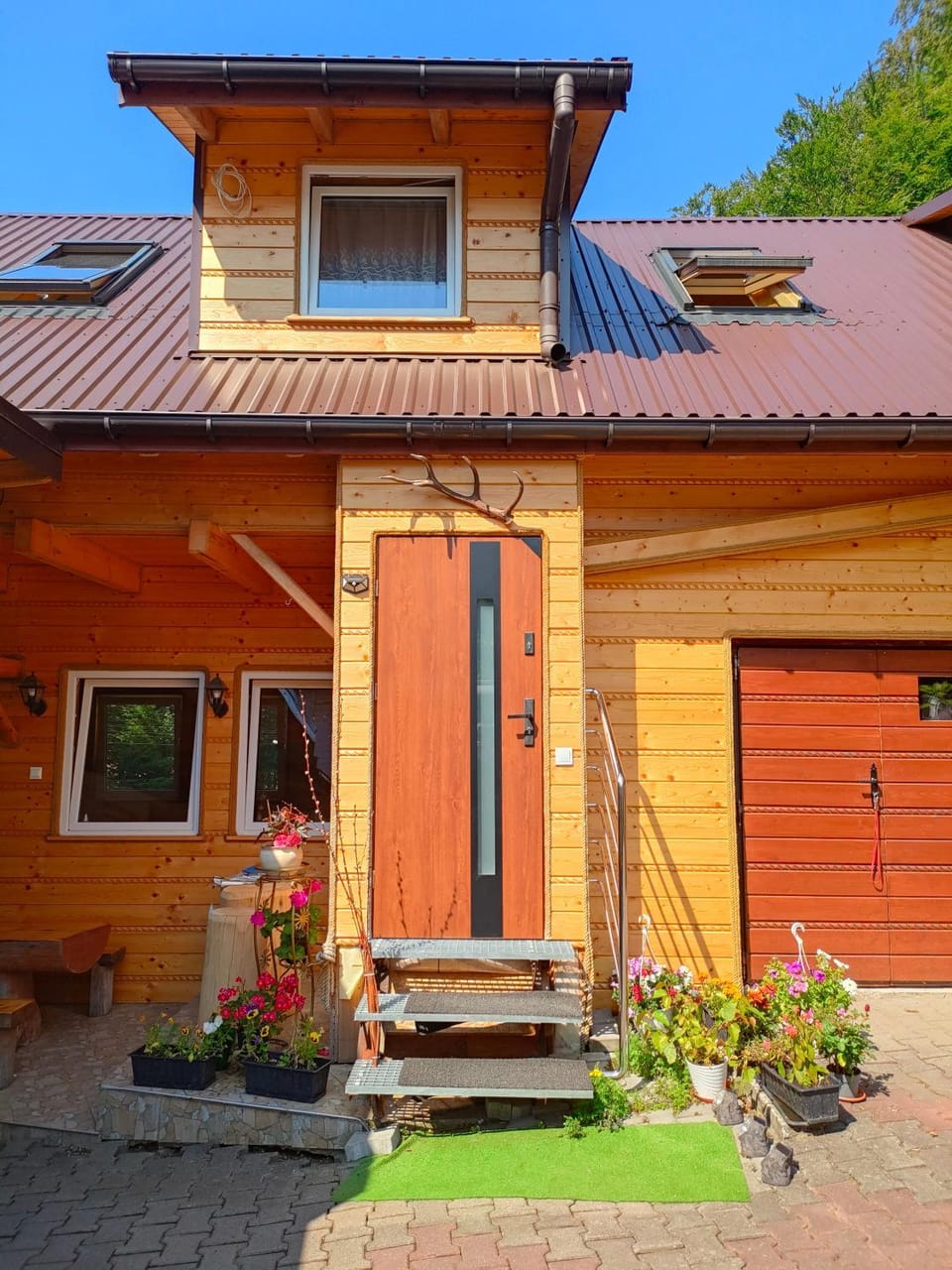Property building, Facade/entrance