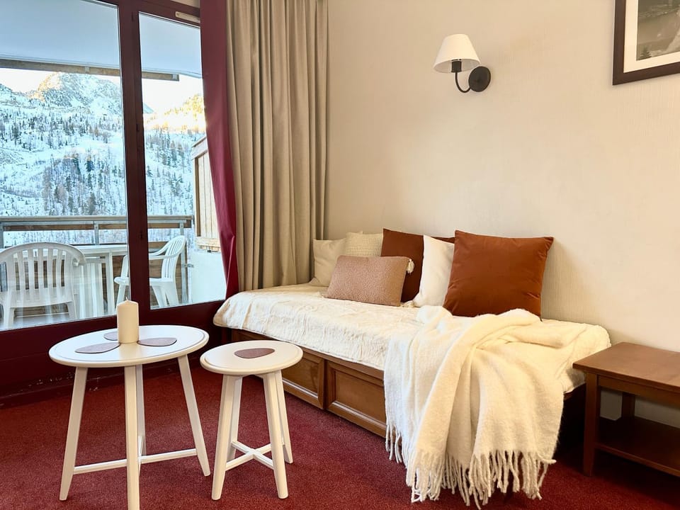 Évasion Alpine Vue Panoramique, WiFI et Garage Apartment in Isola