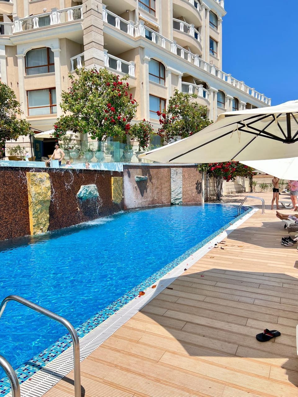 Day, Swimming pool, sunbed