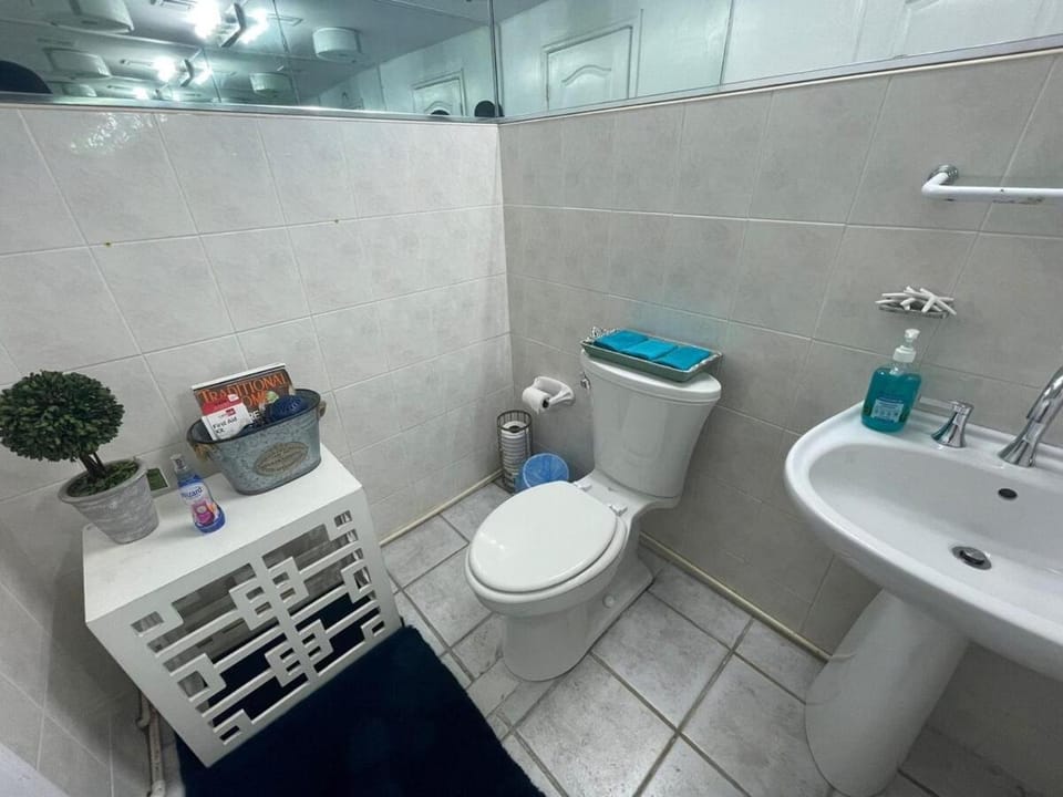 Rare Find -Beach View Apartment in Nassau
