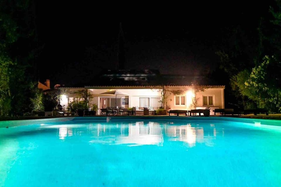 Vale do Lobo 5 Bed Villa with Large Pool overlooking Golf Course Villa in Quarteira