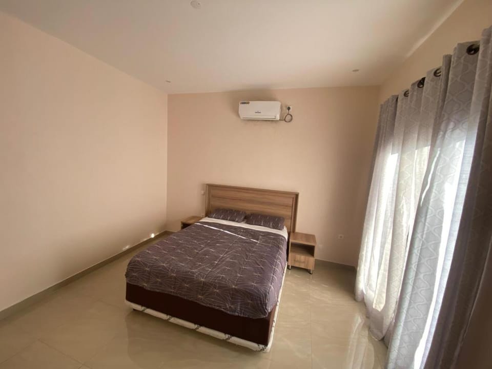Bed, Bedroom, air conditioner