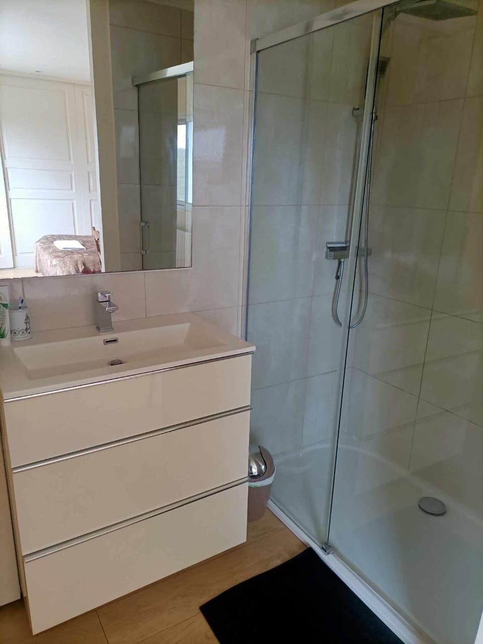 Chambre double 1er etage Vacation rental in Ploemeur