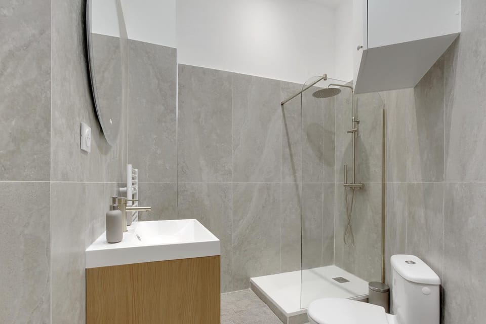 Shower, Bathroom