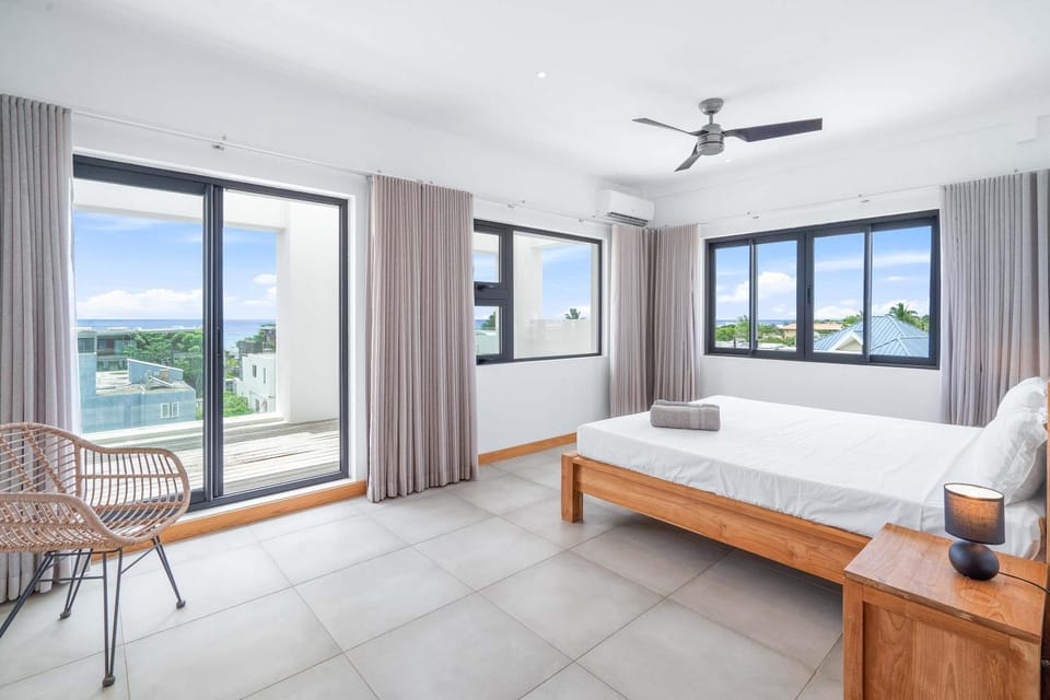 Aloah Penthouse - Seaview & Private Pool Apartment in Rivière Noire District, Mauritius