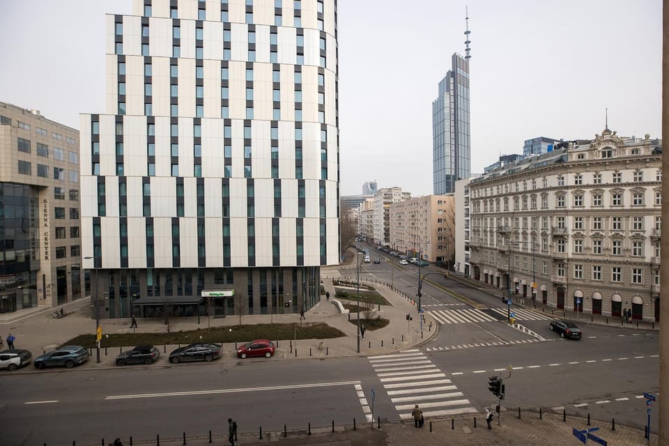 Day, Neighbourhood, Location