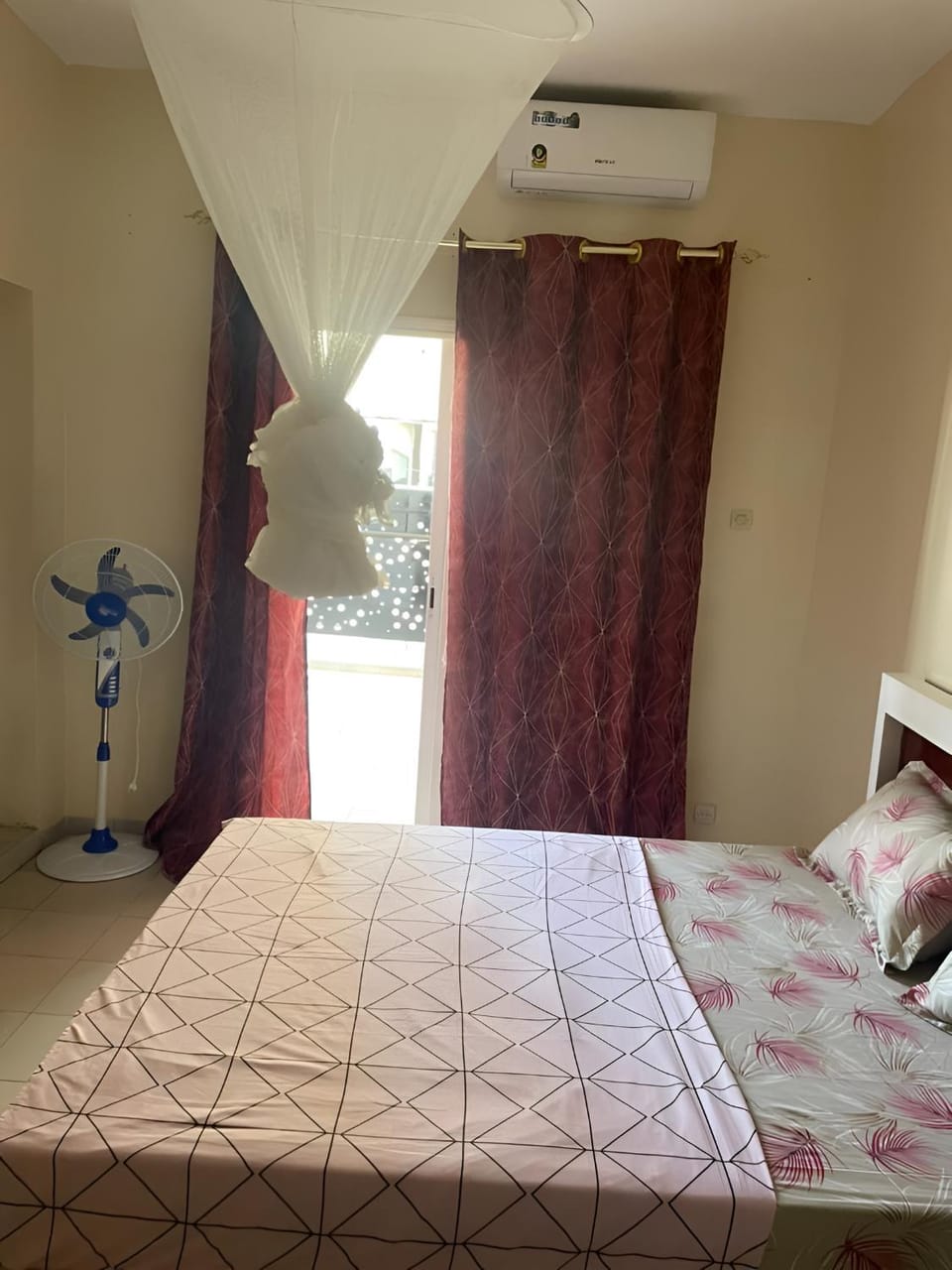 Bed, Photo of the whole room, Bedroom, air conditioner