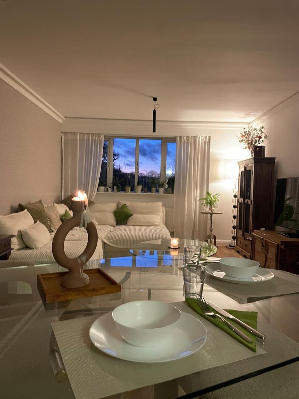 Seating area, Dining area