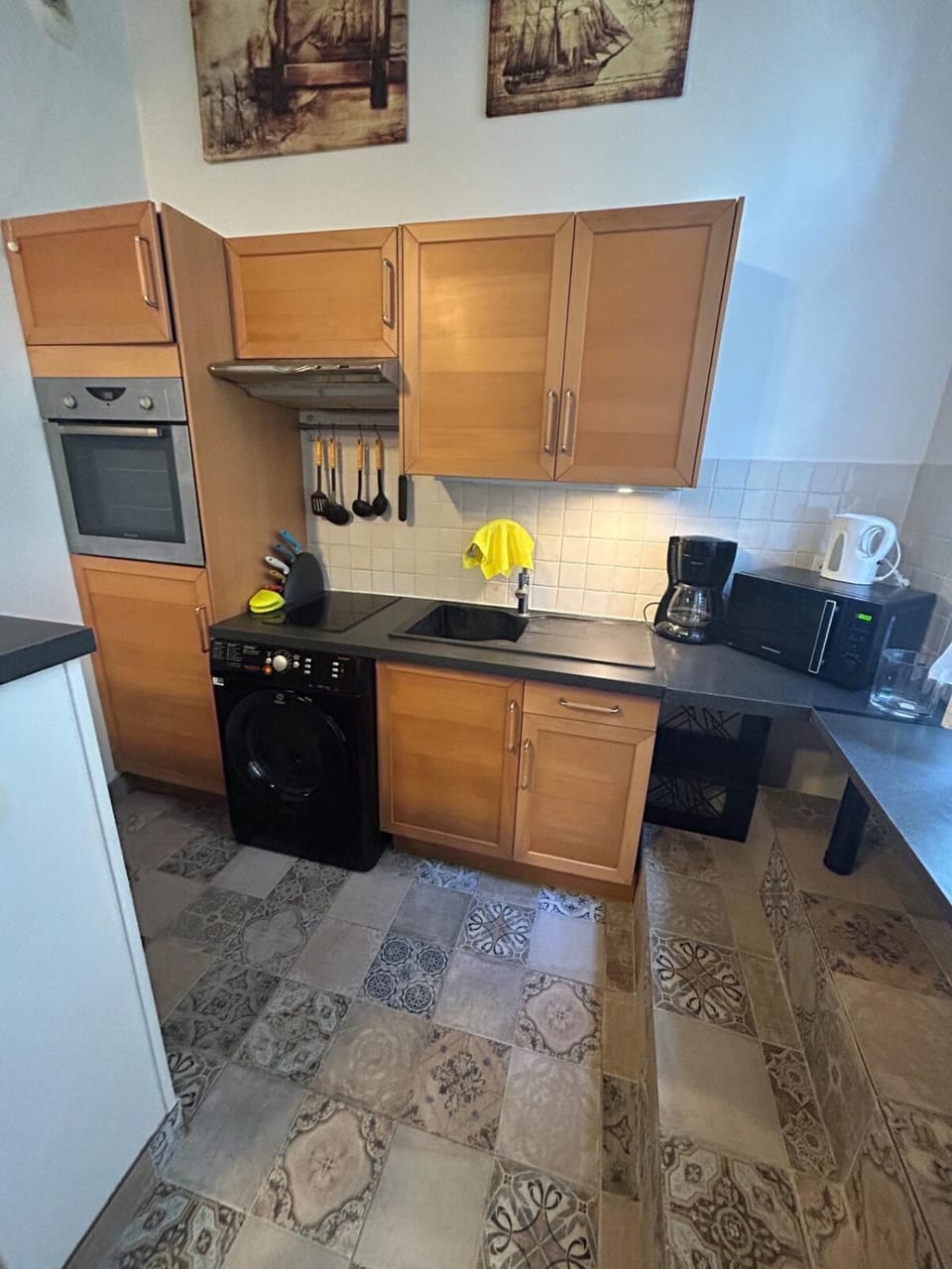 Kitchen or kitchenette, oven, stove