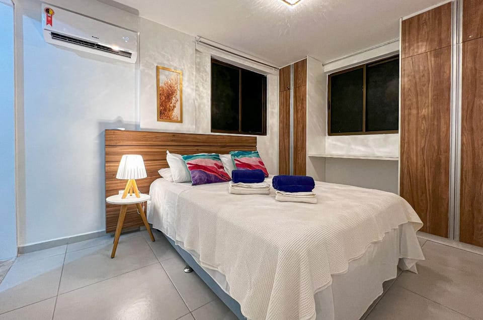 Bed, Bedroom, towels, wardrobe