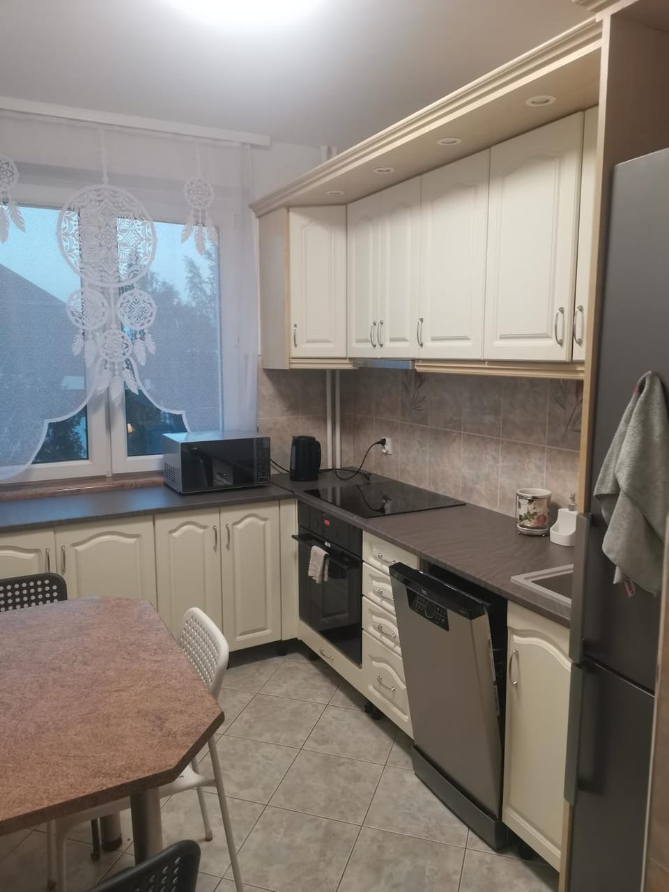 Kitchen or kitchenette, Dining area, dishwasher, oven, stove