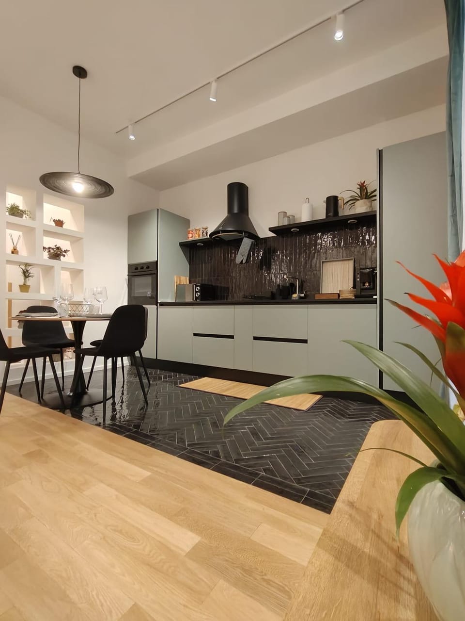 Kitchen or kitchenette, Living room, Seating area, Dining area