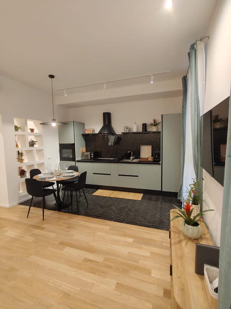 Kitchen or kitchenette, Seating area, Dining area, pet friendly, stove