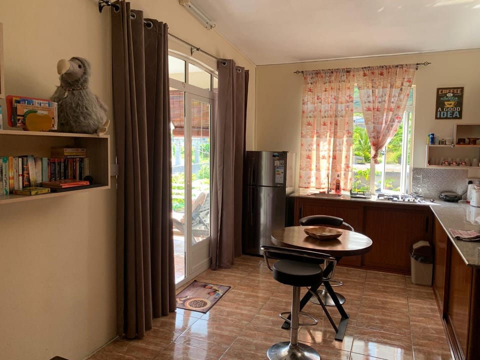 Sunlight Studio Apartment in Rivière Noire District, Mauritius